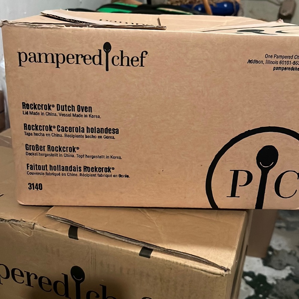 BNWT Pampered chef Rockcrok Dutch oven